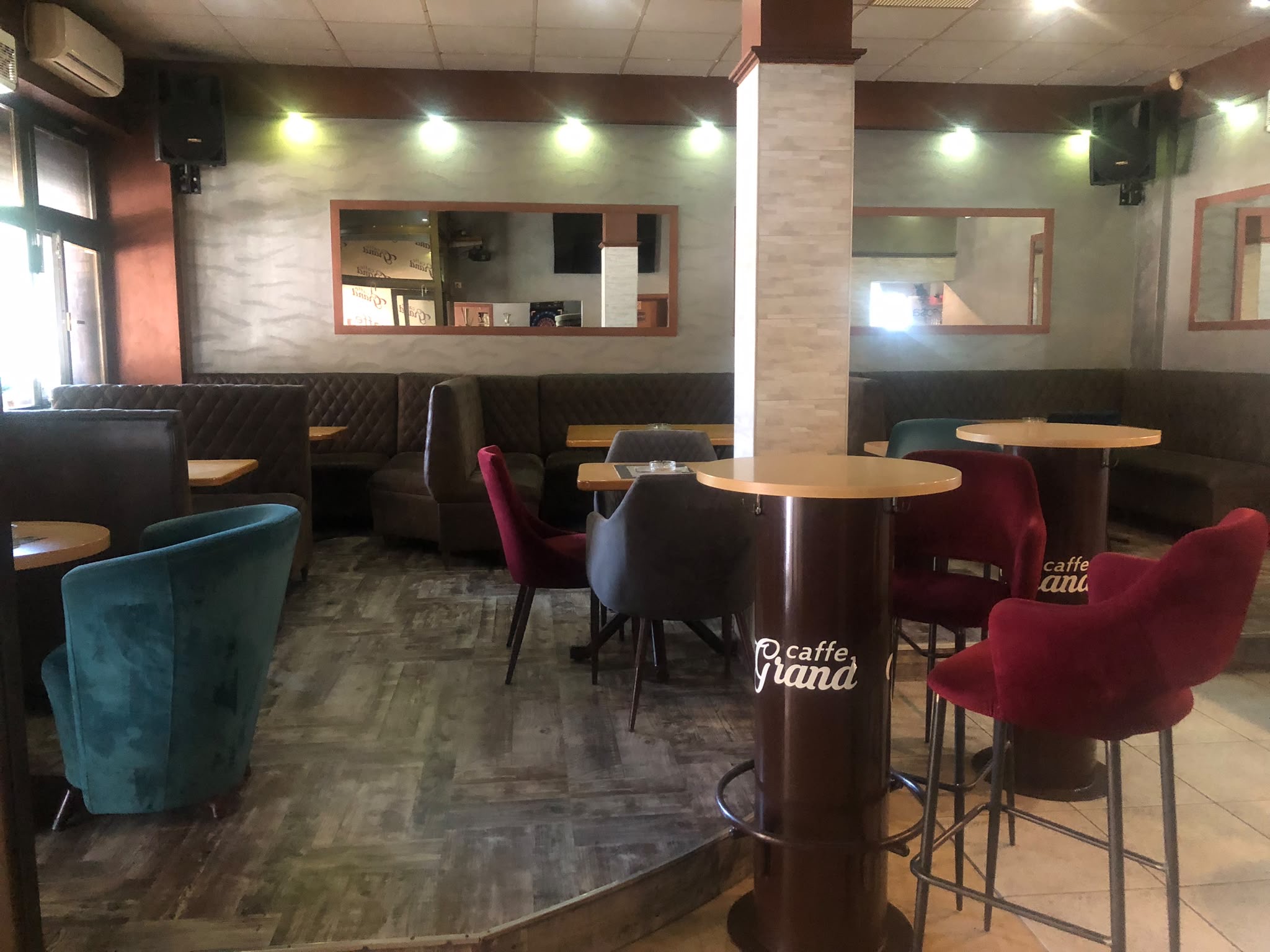 Caffe Grand enterijer 2